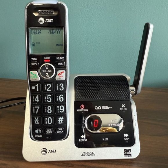 AT&T BL102-2 1 Handset Cordless Answering System w Smart Call Block - Picture 2 of 9